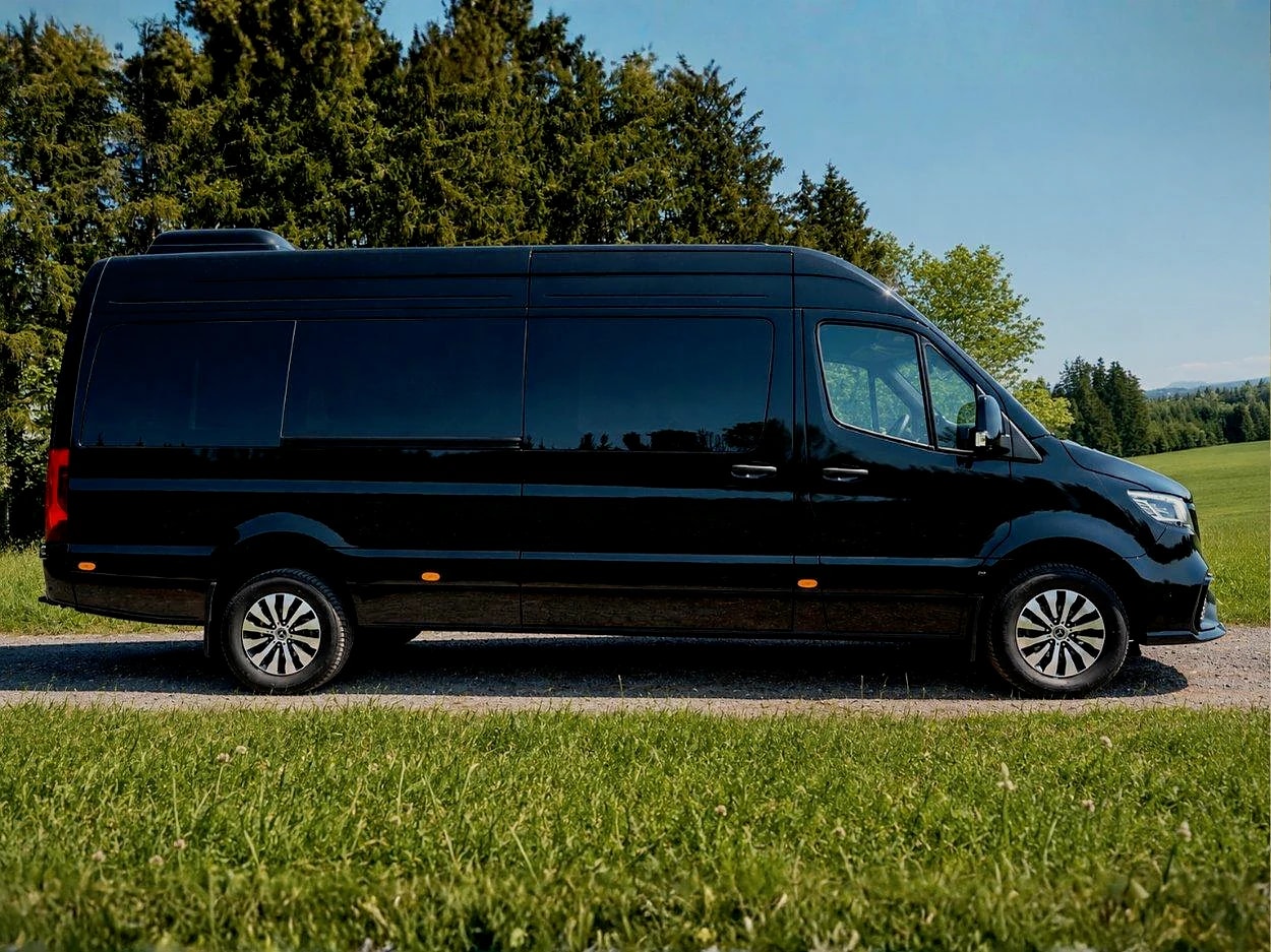 Mercedes-Benz Sprinter 319 CDI VIP BusinessVan — Außenansicht 1