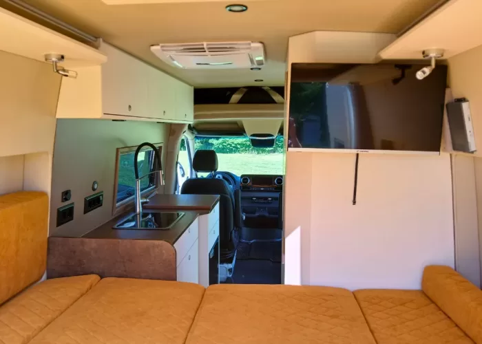 Busmacher-Mercedes-Benz-Sprinter-9G-Tronic-7