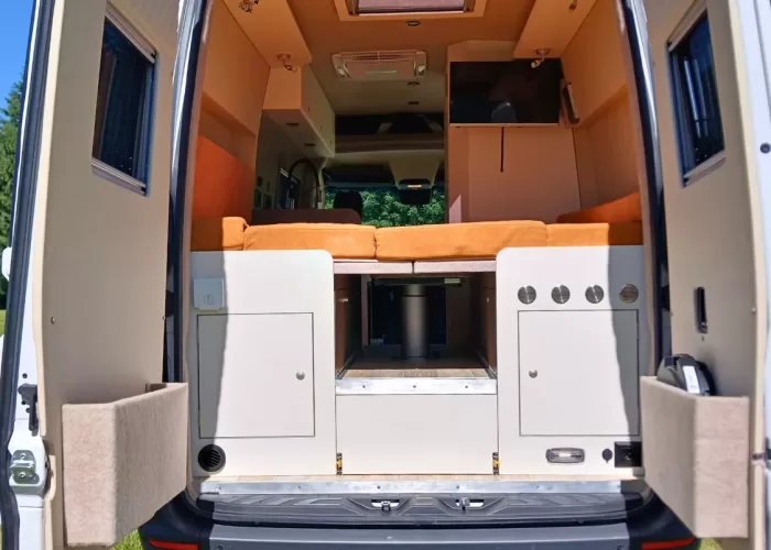 Busmacher-Mercedes-Benz-Sprinter-9G-Tronic-9