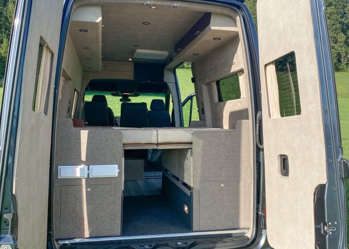 Busmacher_VIP_Wohnmobil_4x4_005-Copy-min-scaled