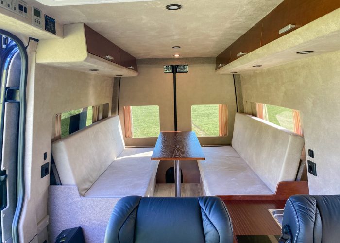 Busmacher_VIP_Wohnmobil_4x4_007-min-scaled