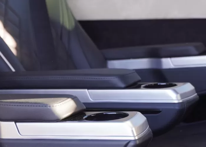 Mercedes-Benz-Sprinter-319-CDI-VIP-BusinessVan-tall-21