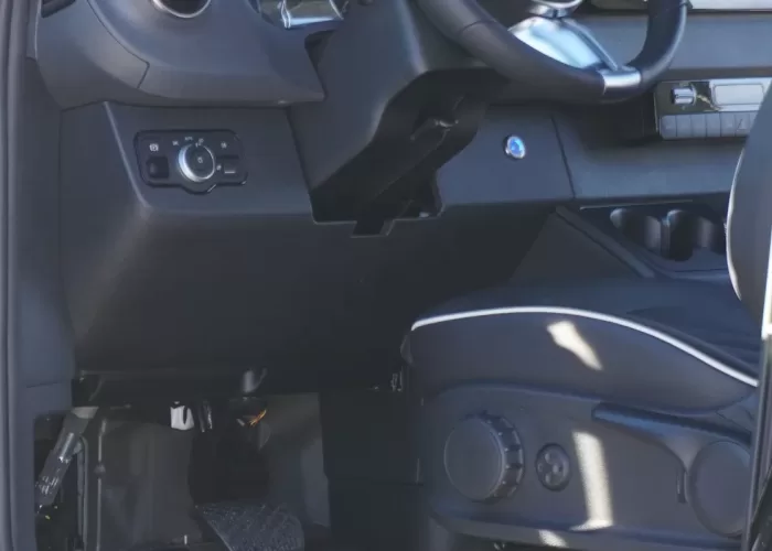 Mercedes-Benz-Sprinter-319-CDI-VIP-BusinessVan-tall-24