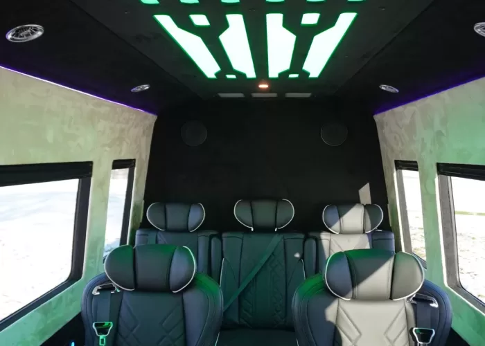 Mercedes-Benz-Sprinter-319-CDI-VIP-BusinessVan-tall-30