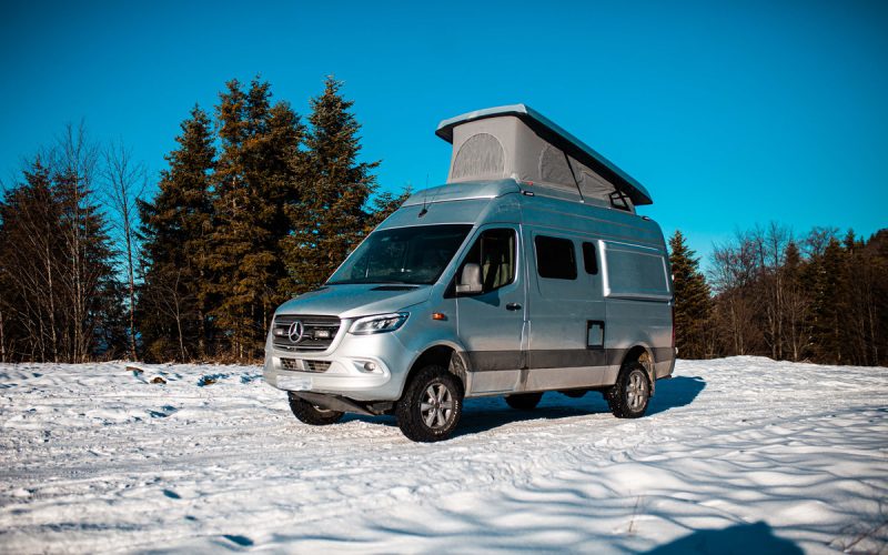 Mercedes Sprinter-Wohnmobil-Aufstelldach-Schlafdach-SCA Dach-Schnee-Wald